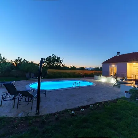 Villa Three Bedroom Holiday Surrounded With Olive Trees - Ae1182