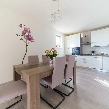 Villa Three Bedroom Holiday Surrounded With Olive Trees - Ae1182
